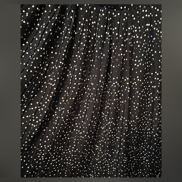 Polka dot pleated maxi skirt- Medium - Picture 4 of 5